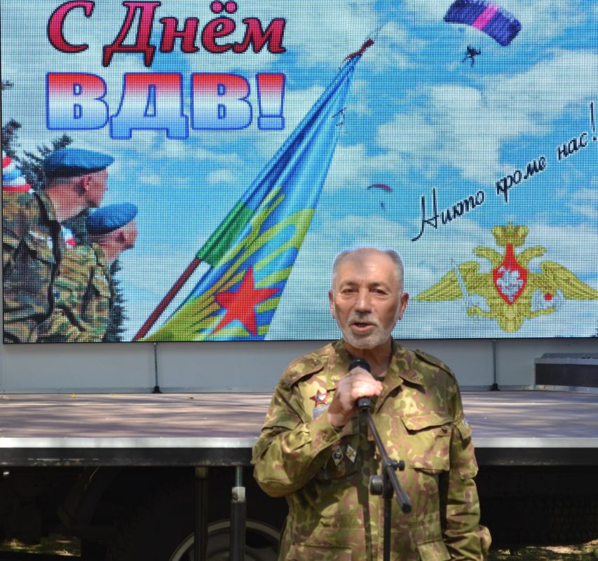 Владимир Чернев: Сегодня в Старобельском округе состоялось торжественное мероприятие, посвящённое Дню Воздушно-десантных войск! Владимир Чернев: Сегодня в Старобельском округе состоялось торжественное мероприятие, посвящённое Дню Воздушно-десантных войск!