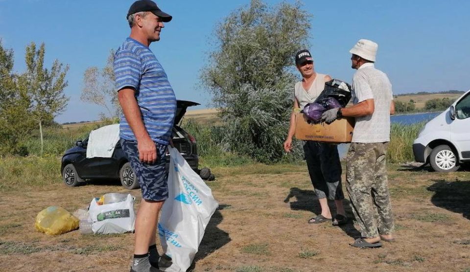 Шуликовская плотина стала чище благодаря усилиям активистов и сторонников партии «Единая Россия» в поддержку партпроекта «Чистая страна» и местных жителей, принявших участие в субботнике Шуликовская плотина стала чище благодаря усилиям активистов и сторонников партии «Единая Россия» в поддержку партпроекта «Чистая страна» и местных жителей, принявших участие в субботнике
