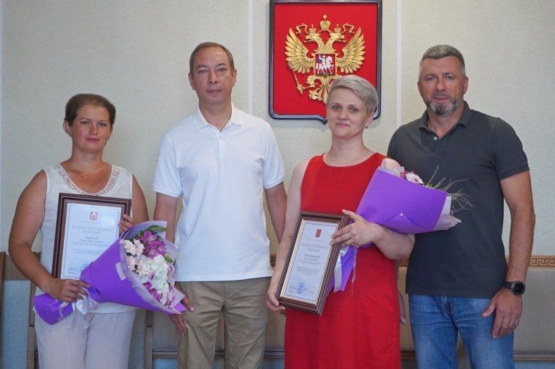 Свердловчанкам вручили благодарственные письма от Губернатора Красноярского края Михаила Котюкова Свердловчанкам вручили благодарственные письма от Губернатора Красноярского края Михаила Котюкова