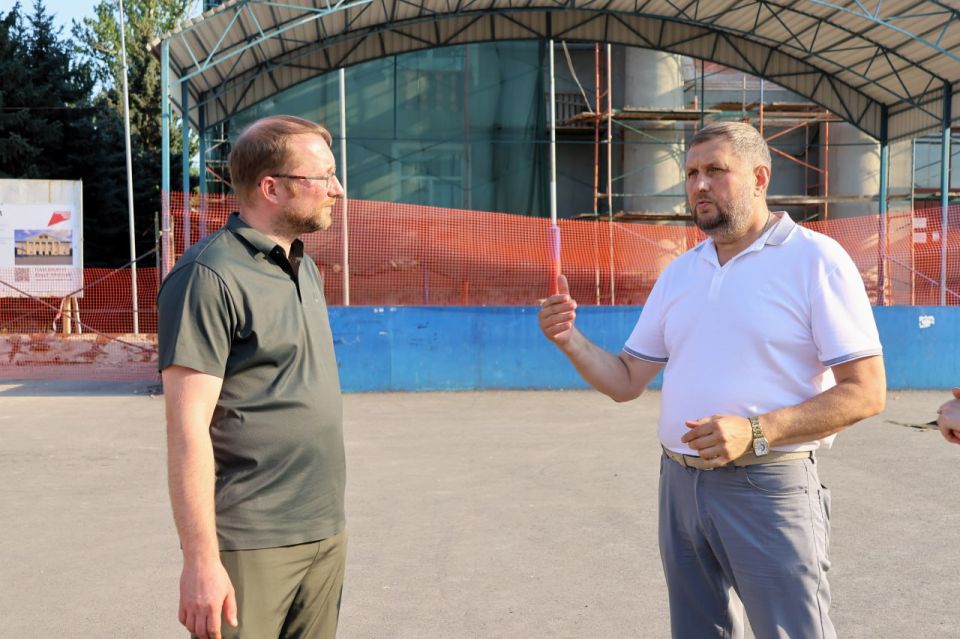 В Лутугино продолжается масштабная реконструкция районного дома культуры имени Т. Г. Шевченко! В Лутугино продолжается масштабная реконструкция районного дома культуры имени Т. Г. Шевченко!