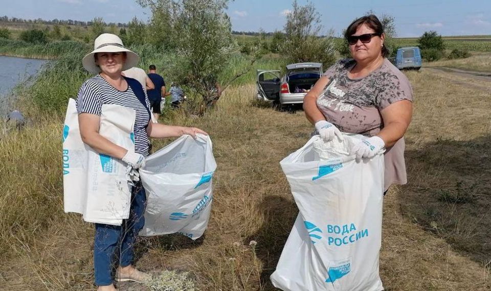 Шуликовская плотина стала чище благодаря усилиям активистов и сторонников партии «Единая Россия» в поддержку партпроекта «Чистая страна» и местных жителей, принявших участие в субботнике Шуликовская плотина стала чище благодаря усилиям активистов и сторонников партии «Единая Россия» в поддержку партпроекта «Чистая страна» и местных жителей, принявших участие в субботнике