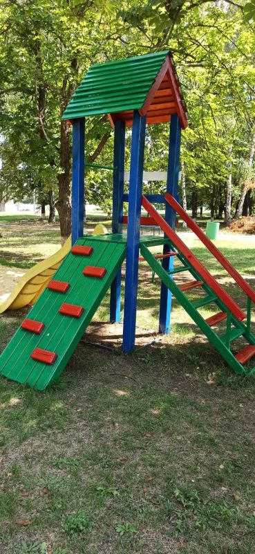 "Яркое детство" в действии: в селе Каменка обновили детскую площадку! "Яркое детство" в действии: в селе Каменка обновили детскую площадку!