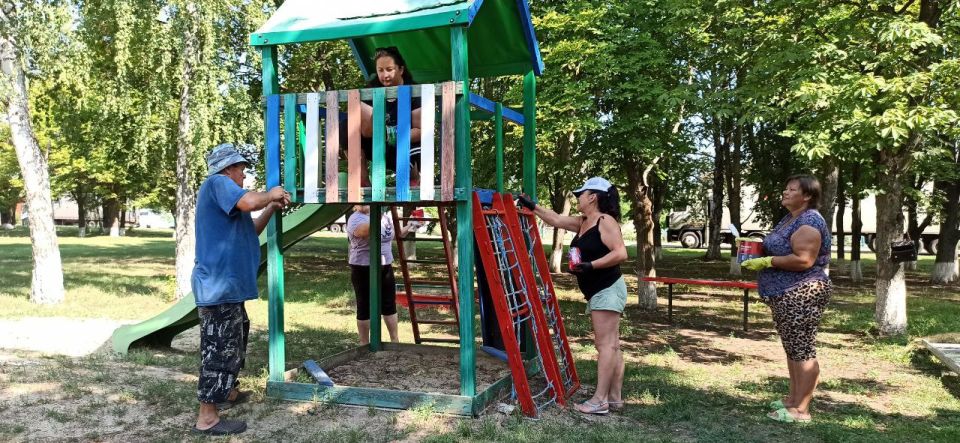 "Яркое детство" в действии: в селе Каменка обновили детскую площадку! "Яркое детство" в действии: в селе Каменка обновили детскую площадку!