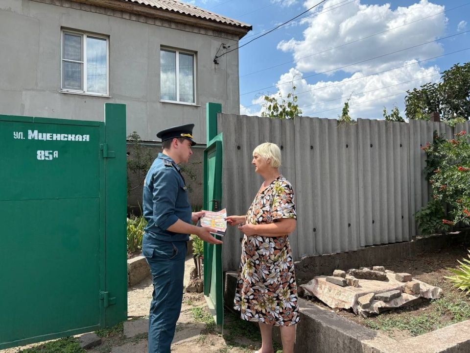 Профилактика сухотравных пожаров не прекращается в Алчевске ни на день
