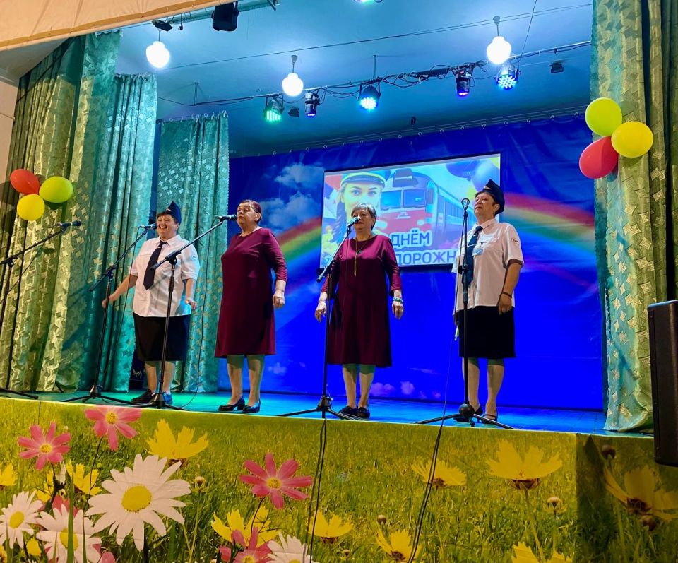 День железнодорожника. Сегодня в нашем ДК прошла яркая концертная программа, посвящённая Дню железнодорожника! День железнодорожника. Сегодня в нашем ДК прошла яркая концертная программа, посвящённая Дню железнодорожника!