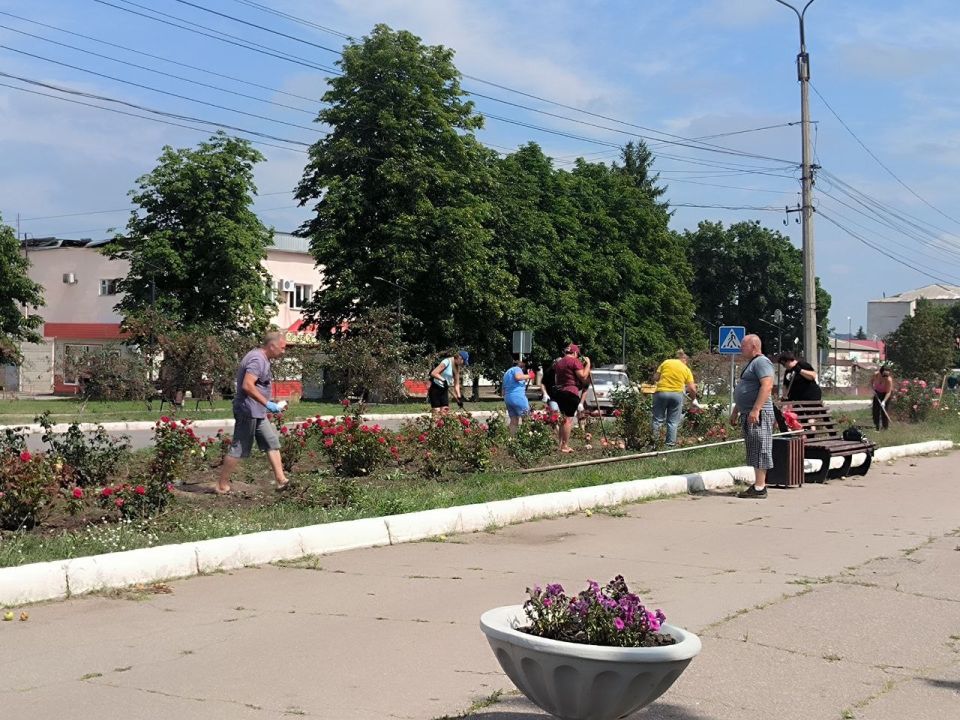 В рамках летних работ по благоустройству, Администрация Троицкого муниципального округа совместно с Центром обслуживания органов местного самоуправления, партией «Единая Россия» и активными жителями проспекта Победы провела... В рамках летних работ по благоустройству, Администрация Троицкого муниципального округа совместно с Центром обслуживания органов местного самоуправления, партией «Единая Россия» и активными жителями проспекта Победы провела...