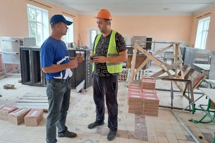 Скоро школу будет не узнать: В Свердловске специалисты выполняют капремонт школы №2 Скоро школу будет не узнать: В Свердловске специалисты выполняют капремонт школы №2