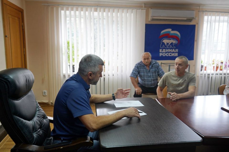 Андрей Сухачев: На очередном приеме с коллегами рассмотрели 5 обращений граждан Андрей Сухачев: На очередном приеме с коллегами рассмотрели 5 обращений граждан