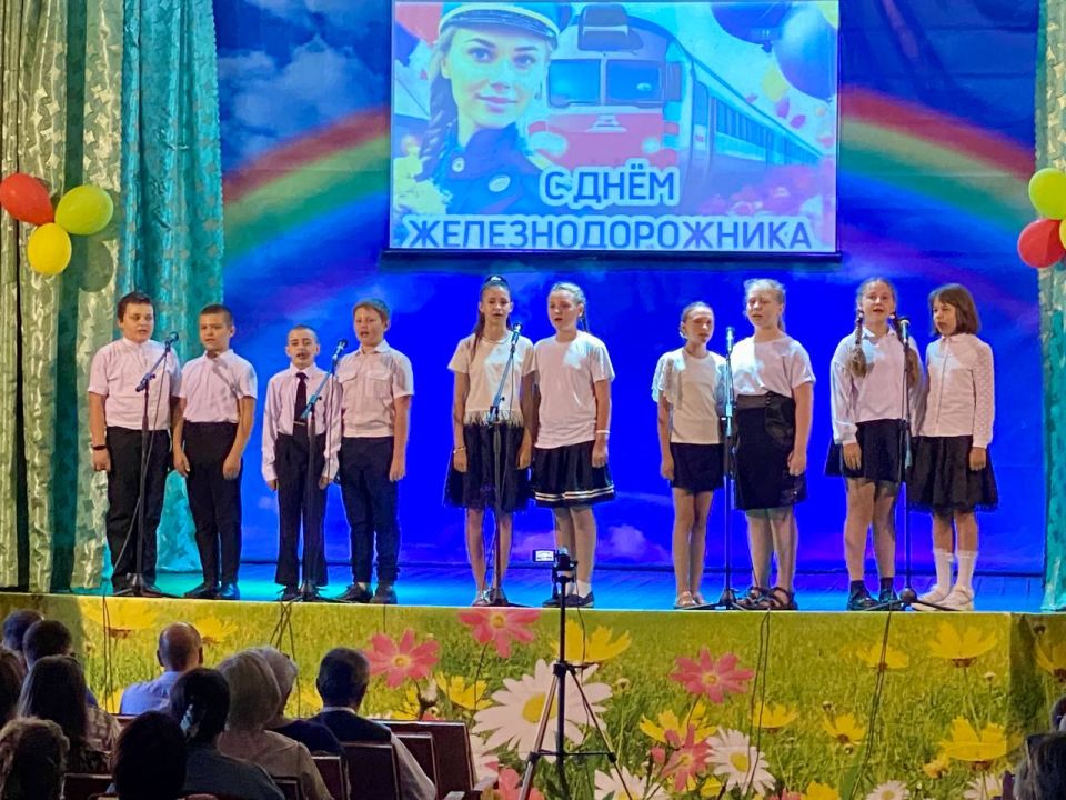 День железнодорожника. Сегодня в нашем ДК прошла яркая концертная программа, посвящённая Дню железнодорожника! День железнодорожника. Сегодня в нашем ДК прошла яркая концертная программа, посвящённая Дню железнодорожника!