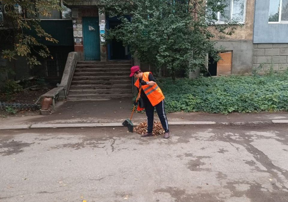 Коммунальные службы проводят работы на территории города Коммунальные службы проводят работы на территории города