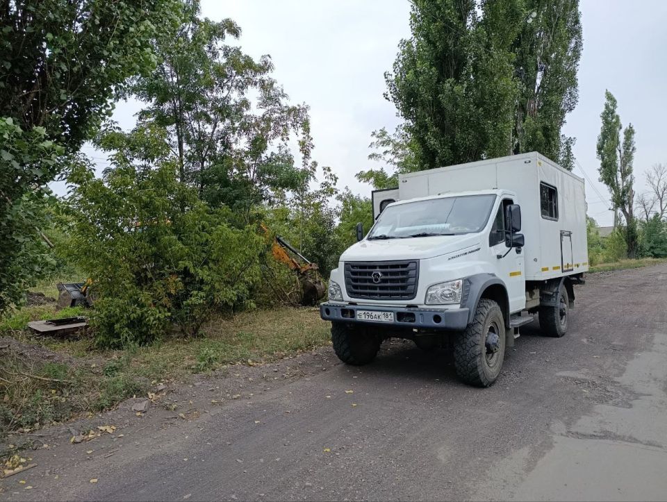 Сегодня в пгт Ясеновский работниками ГУП "Лугансквода" были выполнены ремонтные работы по устранению порывов участков сети водоснабжения Сегодня в пгт Ясеновский работниками ГУП "Лугансквода" были выполнены ремонтные работы по устранению порывов участков сети водоснабжения