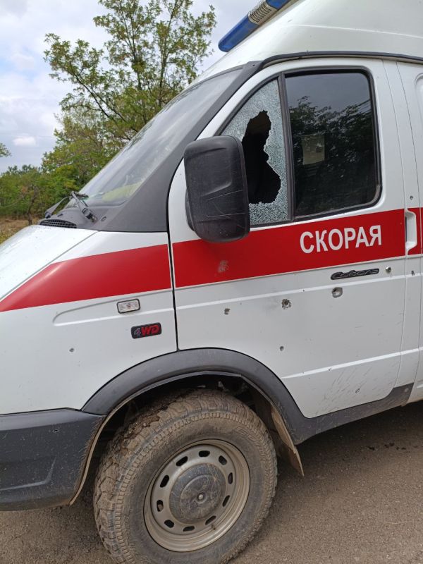 Министр здравоохранения ЛНР Наталия Пащенко опубликовала фото, поврежденной дроном ВСУ скорой помощи в Попаснянском районе Министр здравоохранения ЛНР Наталия Пащенко опубликовала фото, поврежденной дроном ВСУ скорой помощи в Попаснянском районе