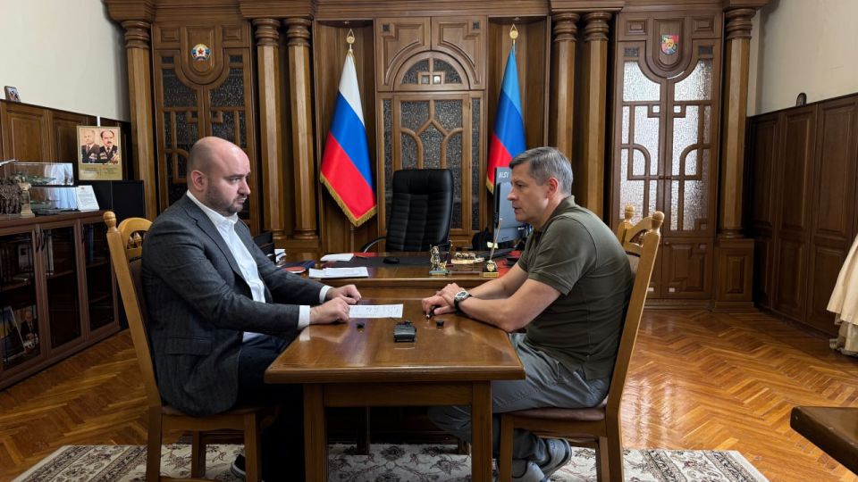 Впервые на территории ЛНР прошло заседание комиссии Госсовета РФ по направлению "Промышленность" Впервые на территории ЛНР прошло заседание комиссии Госсовета РФ по направлению "Промышленность"