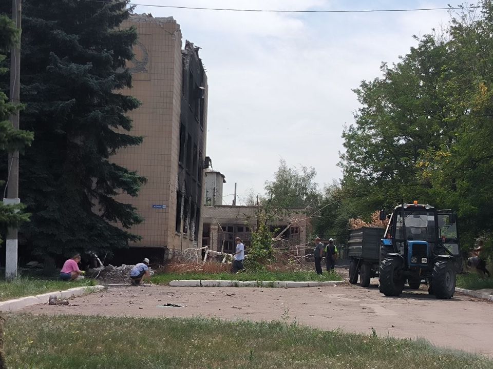 В рамках летних работ по благоустройству, Администрация Троицкого муниципального округа совместно с Центром обслуживания органов местного самоуправления, партией «Единая Россия» и активными жителями проспекта Победы провела... В рамках летних работ по благоустройству, Администрация Троицкого муниципального округа совместно с Центром обслуживания органов местного самоуправления, партией «Единая Россия» и активными жителями проспекта Победы провела...