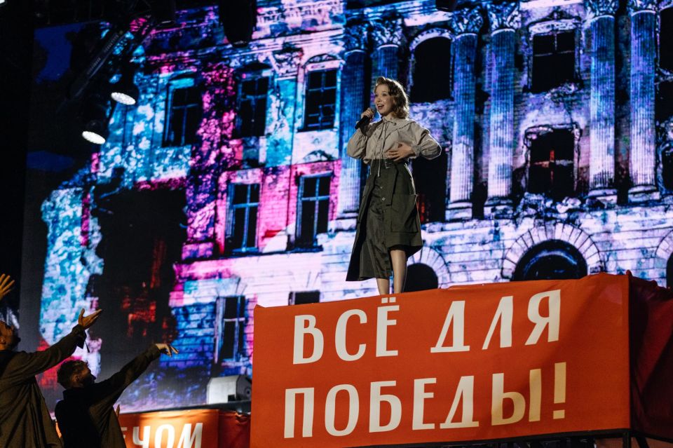 Оркестр из Луганска озвучил постановку о Великой Отечественной войне на фестивале «Таврида.АРТ» Оркестр из Луганска озвучил постановку о Великой Отечественной войне на фестивале «Таврида.АРТ»
