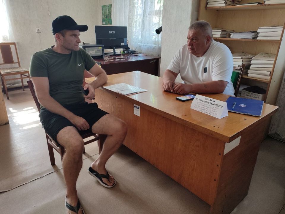 Сегодня 05.08.2025 депутат Совета городского округа муниципальное образование г.о. город Красный Луч, депутат ВПП "Единая Россия" Игорь Викторович Шахов провёл прием граждан в г. Вахрушево Сегодня 05.08.2025 депутат Совета городского округа муниципальное образование г.о. город Красный Луч, депутат ВПП "Единая Россия" Игорь Викторович Шахов провёл прием граждан в г. Вахрушево