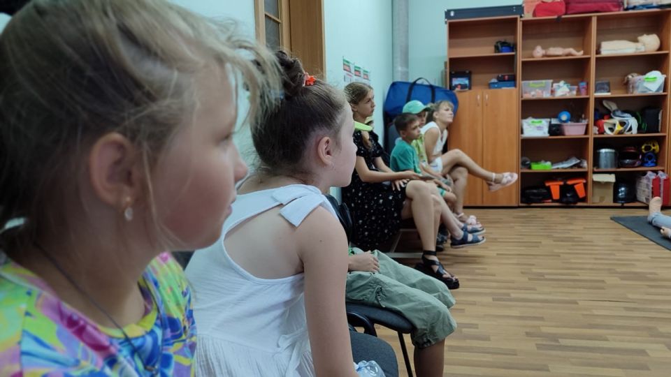 Экскурсия в Луганский Центр медицины катастроф прошла для воспитанников детского центра «Любознайка» Экскурсия в Луганский Центр медицины катастроф прошла для воспитанников детского центра «Любознайка»