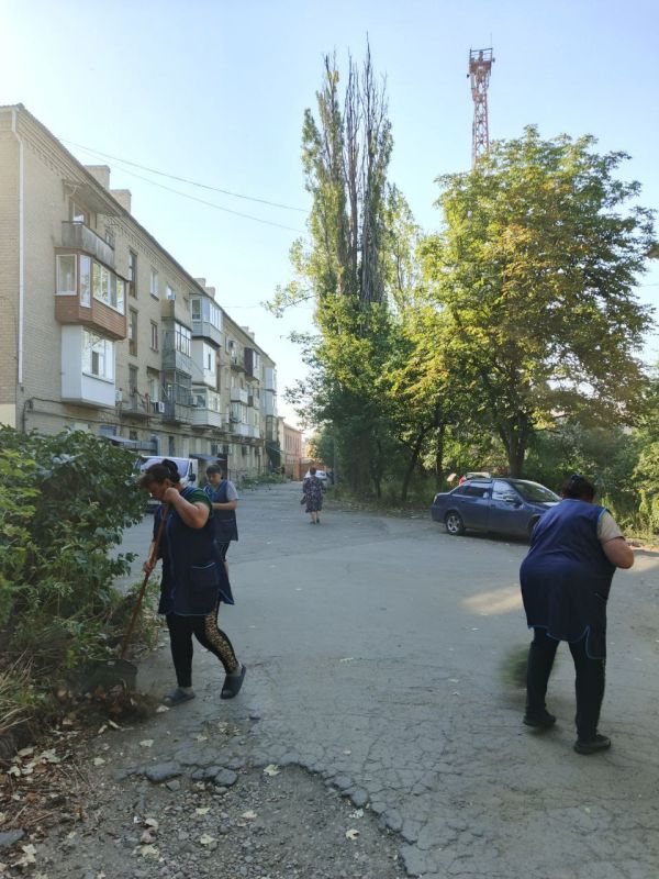 Коммунальные будни. ООО "КОМ-СЕРВИС" продолжает работы по замене и ремонту отдельных участков трубопроводов внутридомовой инженерной системы холодного водоснабжения подъезда№ 2, многоквартирного дома № 8, кв. Молодежный Коммунальные будни. ООО "КОМ-СЕРВИС" продолжает работы по замене и ремонту отдельных участков трубопроводов внутридомовой инженерной системы холодного водоснабжения подъезда№ 2, многоквартирного дома № 8, кв. Молодежный