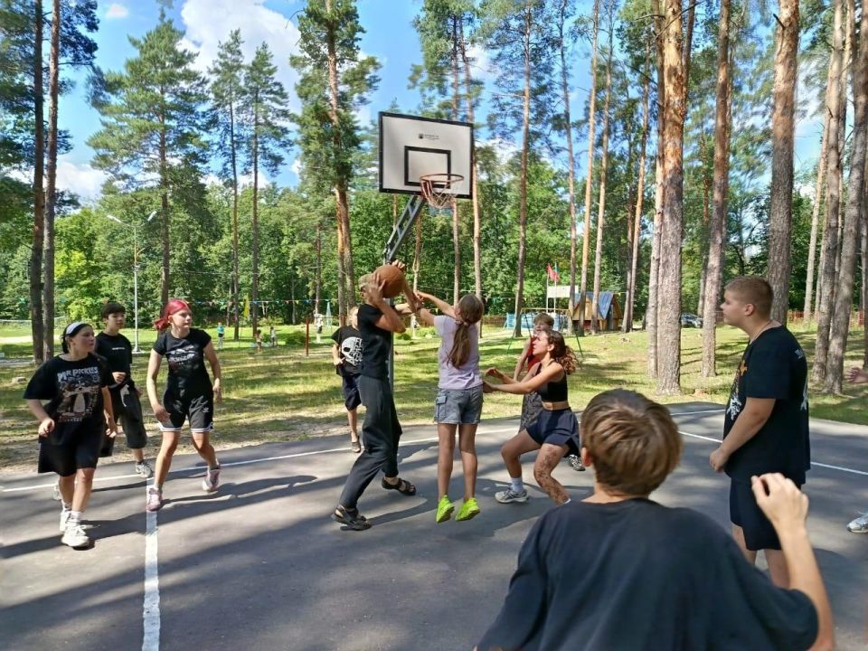 В лагере «Акварель» дети из Новоайдара поучаствовали в захватывающих спортивных турнирах В лагере «Акварель» дети из Новоайдара поучаствовали в захватывающих спортивных турнирах