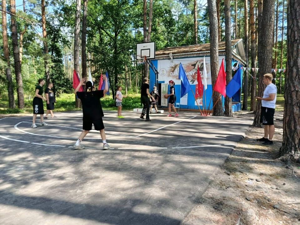 В лагере «Акварель» дети из Новоайдара поучаствовали в захватывающих спортивных турнирах В лагере «Акварель» дети из Новоайдара поучаствовали в захватывающих спортивных турнирах