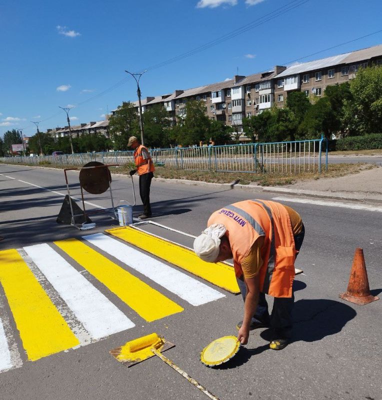 Коммунальные службы проводят работы на территории города Коммунальные службы проводят работы на территории города