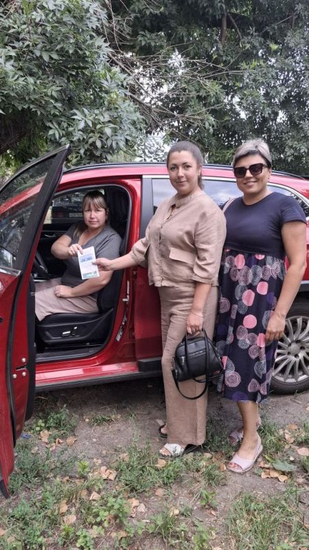 Отряд ЮИД с родителями патрулируют улицы ради безопасности детей Отряд ЮИД с родителями патрулируют улицы ради безопасности детей