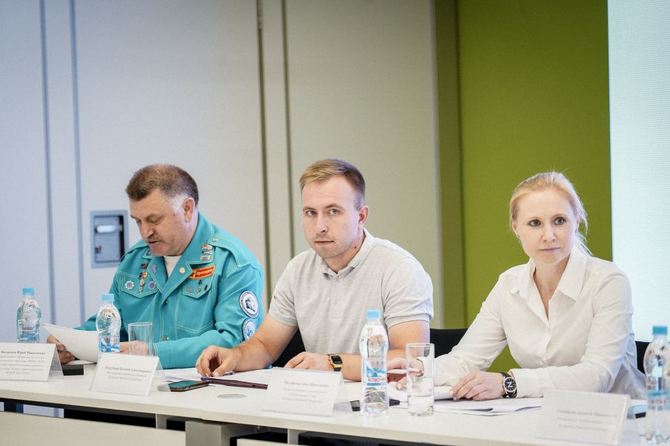 А мы тут обсудили развитие студенческих отрядов в Республике А мы тут обсудили развитие студенческих отрядов в Республике