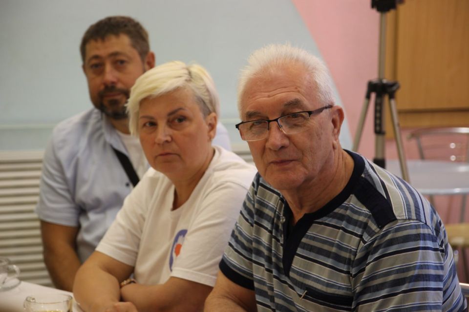 В Луганске прошла встреча с представителями НКО в рамках проекта «Добрые встречи» В Луганске прошла встреча с представителями НКО в рамках проекта «Добрые встречи»