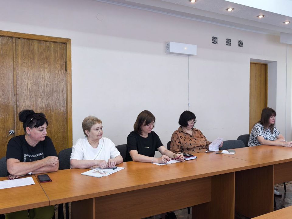Архивным отделом управления организационно-документального обеспечения Администрации городского округа муниципальное образование городской округ город Кировск Луганской Народной Республики проведен семинар с представителями... Архивным отделом управления организационно-документального обеспечения Администрации городского округа муниципальное образование городской округ город Кировск Луганской Народной Республики проведен семинар с представителями...