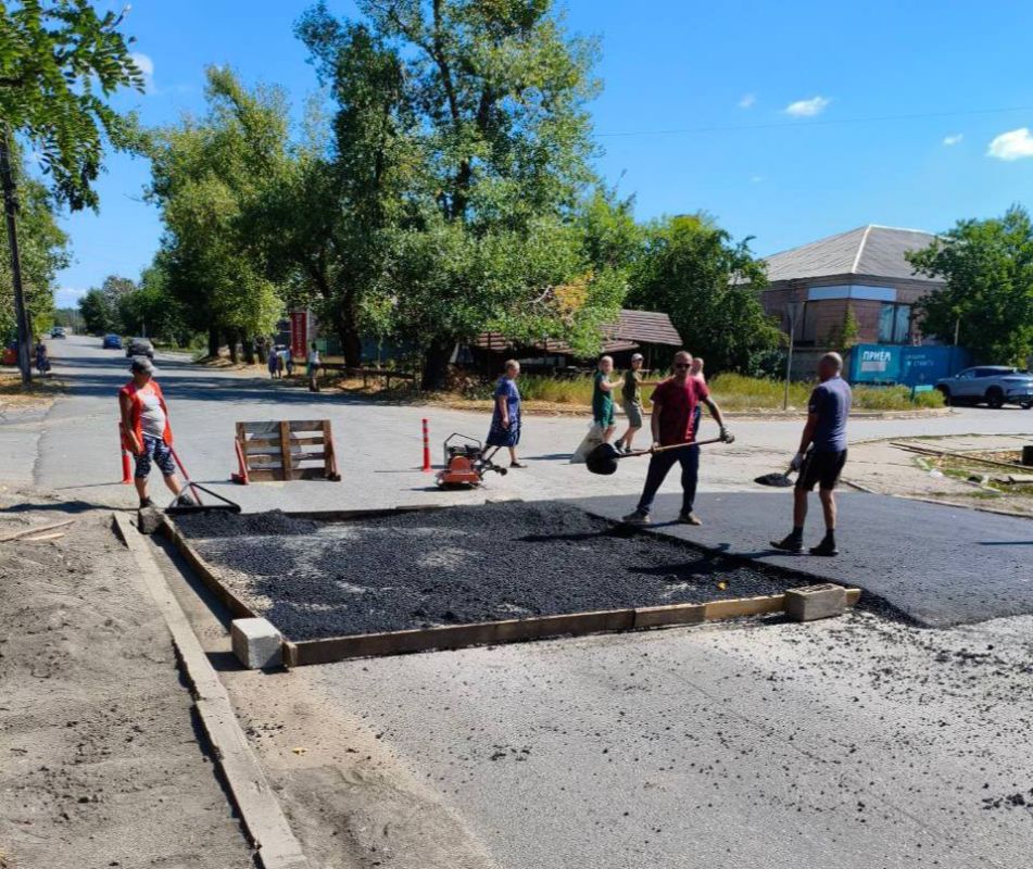 В округе продолжаются работы по установке искусственных дорожных неровностей В округе продолжаются работы по установке искусственных дорожных неровностей