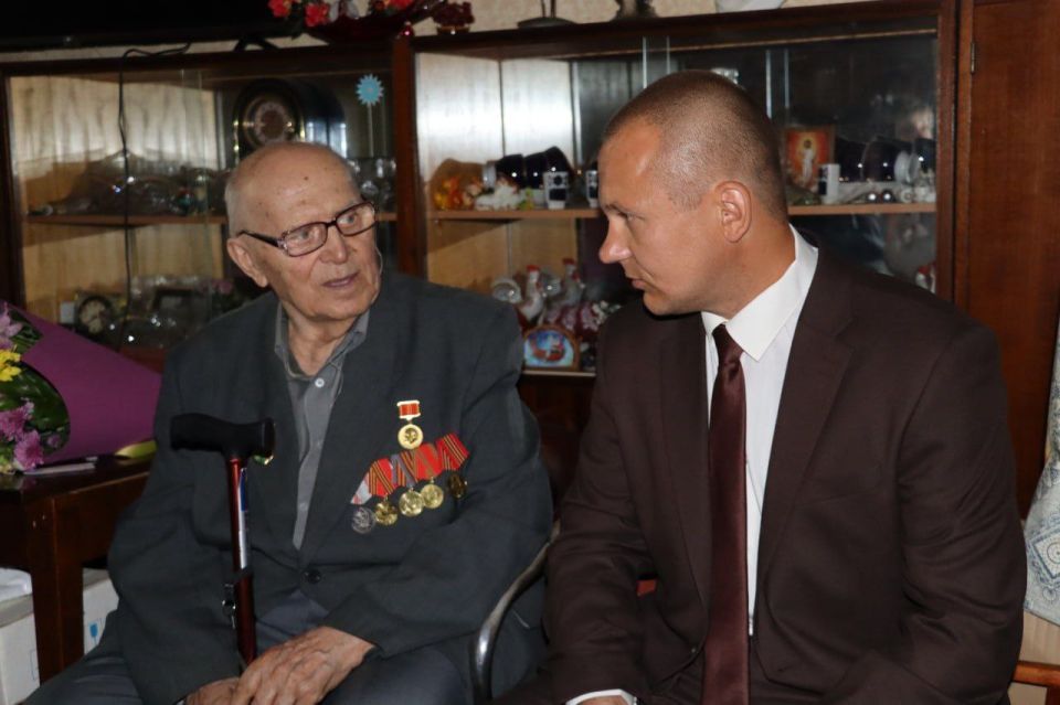 Его жизнь наполнена созиданием, высочайшим профессионализмом, преданностью делу Его жизнь наполнена созиданием, высочайшим профессионализмом, преданностью делу