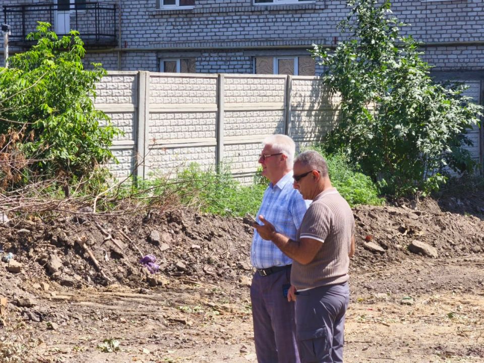 Сергей Козенко: Сегодня с рабочим визитом посетил объект, где в рамках специального инфраструктурного проекта шефом-регионом Тюменской областью ведутся работы по капитальному ремонту дороги по ул. Артема в городе Краснодоне Сергей Козенко: Сегодня с рабочим визитом посетил объект, где в рамках специального инфраструктурного проекта шефом-регионом Тюменской областью ведутся работы по капитальному ремонту дороги по ул. Артема в городе Краснодоне