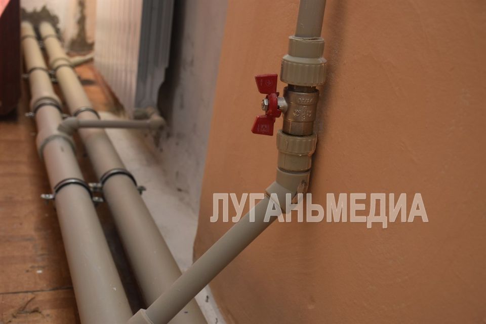 В рамках реализации бюджетных средств окончены ремонтные работы в Ровеньковской школе № 3 им. А.Ф. Бурды В рамках реализации бюджетных средств окончены ремонтные работы в Ровеньковской школе № 3 им. А.Ф. Бурды