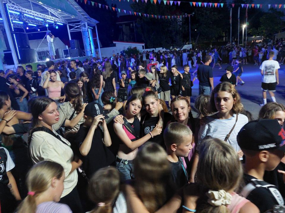 Сегодня в ДОК "Спутник " прошёл замечательный день смены — день, который все ждали с волнением Сегодня в ДОК "Спутник " прошёл замечательный день смены — день, который все ждали с волнением