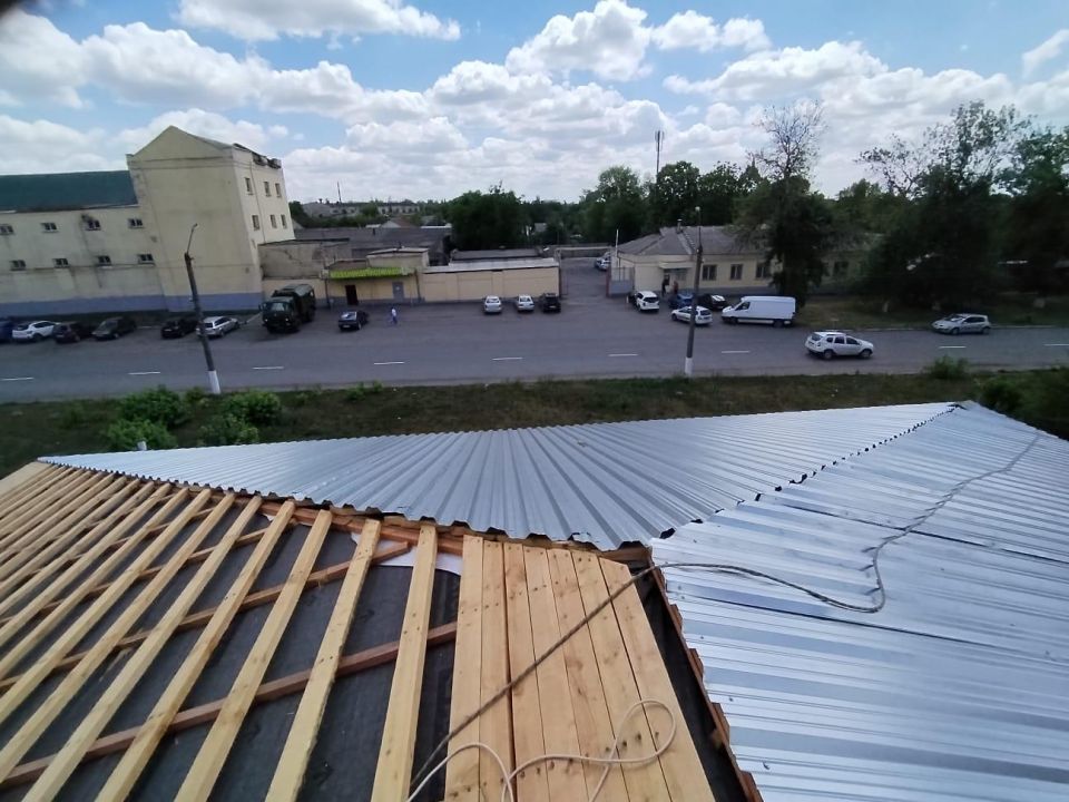В Ровеньках продолжается капитальный ремонт больницы В Ровеньках продолжается капитальный ремонт больницы