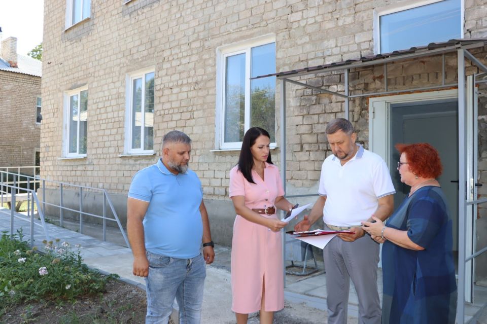 Евгений Бондарь: В Лутугино завершены работы по капитальному ремонту общежития