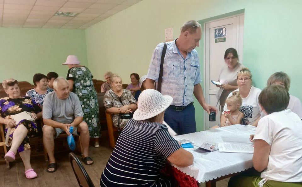 Марина Филиппова: На прошлой неделе, во время выездного приема в селе Айдар-Николаевка, ко мне обратились жители с просьбой решить проблемы, связанные с несанкционированными свалками и состоянием уличного освещения Марина Филиппова: На прошлой неделе, во время выездного приема в селе Айдар-Николаевка, ко мне обратились жители с просьбой решить проблемы, связанные с несанкционированными свалками и состоянием уличного освещения