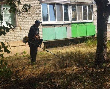 Коммунальные службы проводят работы на территории города Коммунальные службы проводят работы на территории города