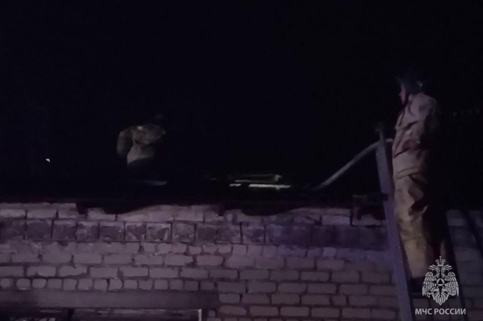 Спасатели МЧС России ликвидировали загорание в маслоцеху Спасатели МЧС России ликвидировали загорание в маслоцеху