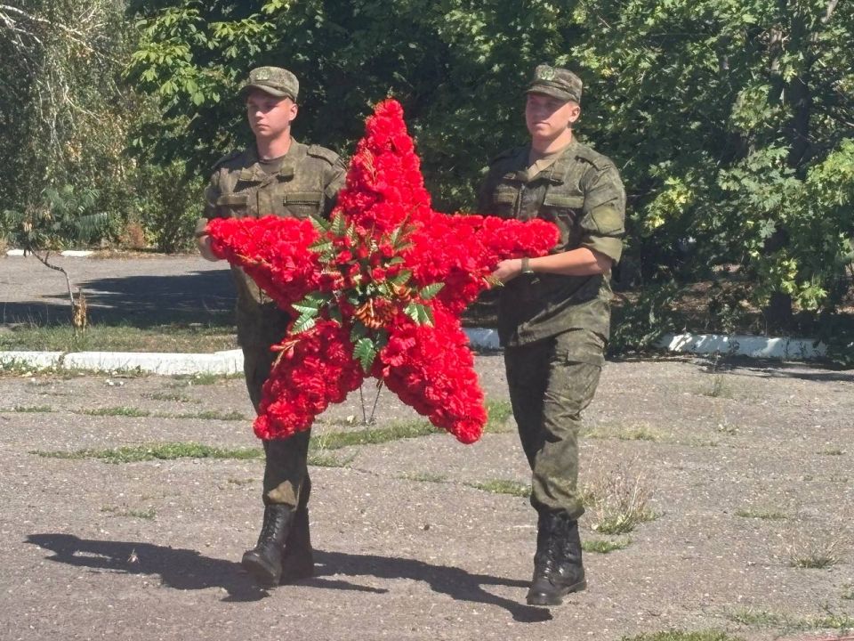 Межрегиональная патриотическая эстафета «ВЕНОК СЛАВЫ» продолжается на Краснодонщине Межрегиональная патриотическая эстафета «ВЕНОК СЛАВЫ» продолжается на Краснодонщине