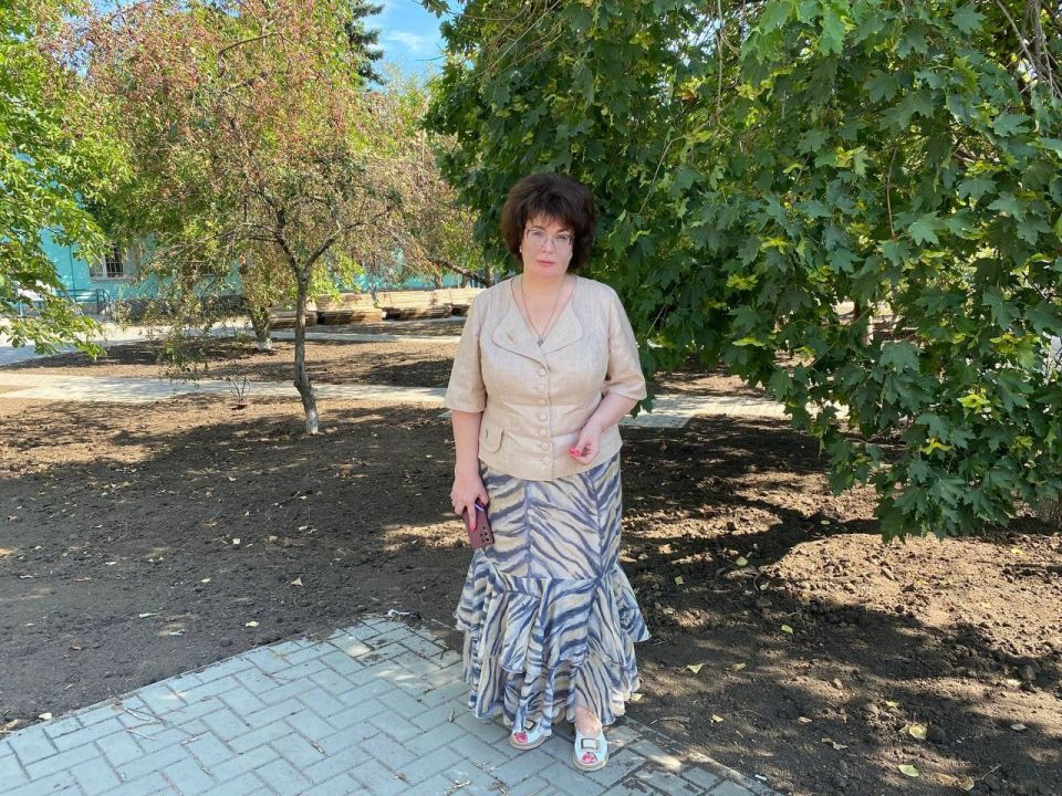 Марина Филиппова: В нашем поселке скоро откроются новые общественные пространства, которые станут любимым местом отдыха для новоайдарцев и гостей нашего округа Марина Филиппова: В нашем поселке скоро откроются новые общественные пространства, которые станут любимым местом отдыха для новоайдарцев и гостей нашего округа