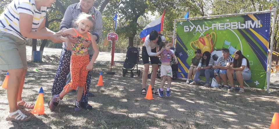В Краснодоне состоялись «Веселые старты» для детей с особенностями здоровья В Краснодоне состоялись «Веселые старты» для детей с особенностями здоровья