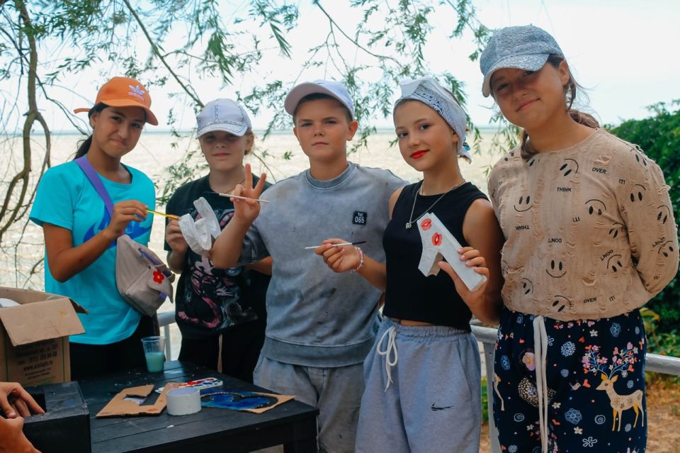 Ровеньковские школьники вернулись с оздоровления Ровеньковские школьники вернулись с оздоровления
