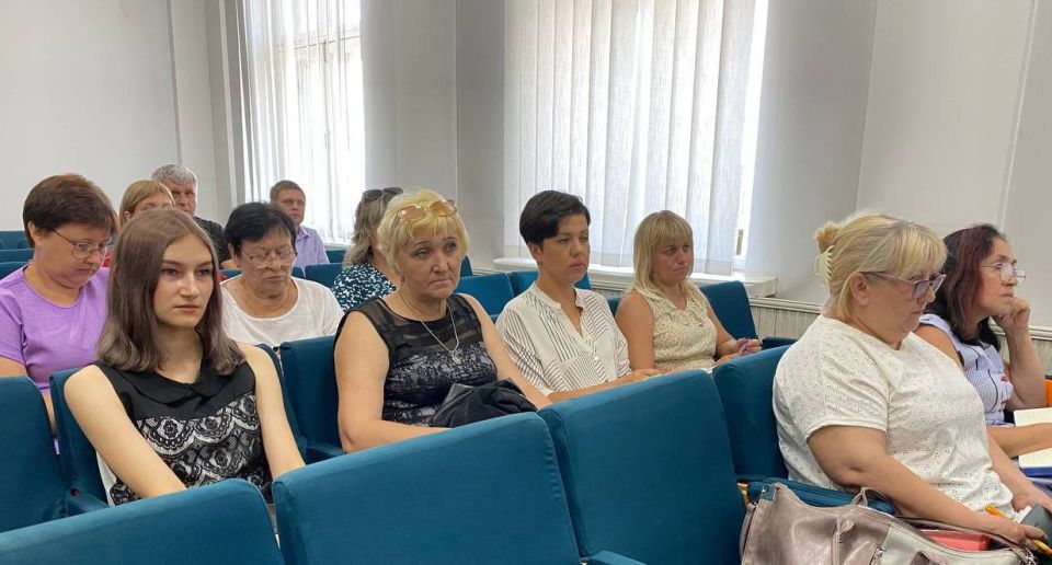 Марина Филиппова: Сегодня совместно с руководителем отделения подготовки к военной службе Новоайдарского военкомата Владимиром Фоминым, заместителем начальника управления образования по Старобельскому и Новоайдарскому... Марина Филиппова: Сегодня совместно с руководителем отделения подготовки к военной службе Новоайдарского военкомата Владимиром Фоминым, заместителем начальника управления образования по Старобельскому и Новоайдарскому...