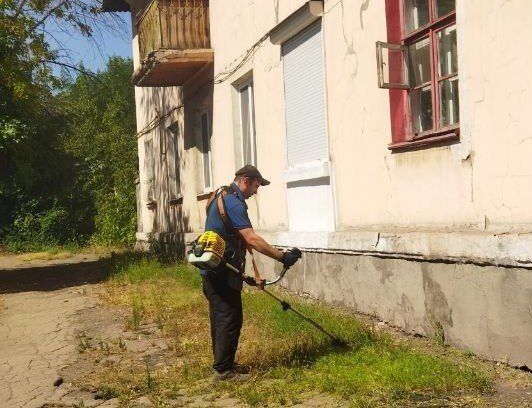 Коммунальные службы проводят работы на территории города Коммунальные службы проводят работы на территории города
