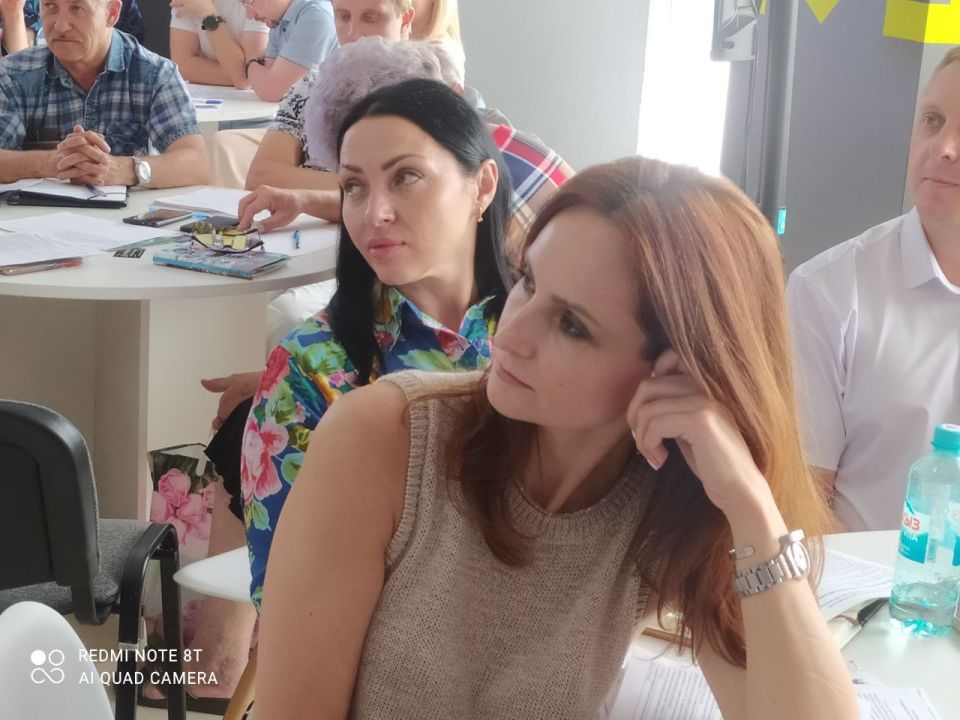 45 представителей ЛНР получили удостоверения о прохождении обучения на стратегической сессии по развитию ТОС 45 представителей ЛНР получили удостоверения о прохождении обучения на стратегической сессии по развитию ТОС