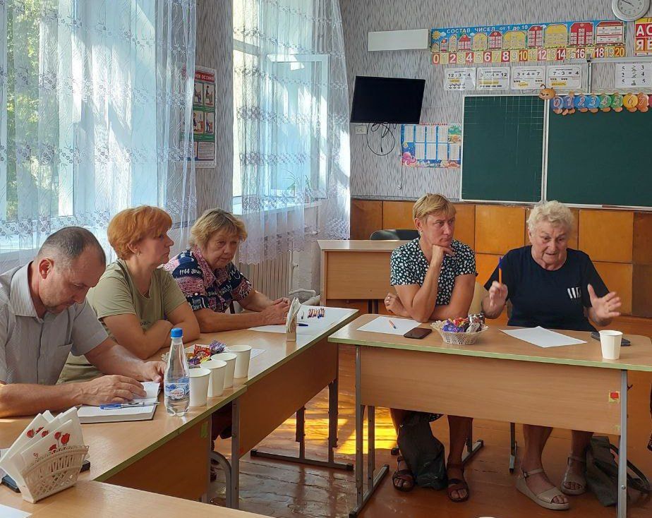 В пгт Каменный Антрацитовского МО состоялась встреча с членами семей погибших участников Специальной военной операции и военных действий на Донбассе В пгт Каменный Антрацитовского МО состоялась встреча с членами семей погибших участников Специальной военной операции и военных действий на Донбассе