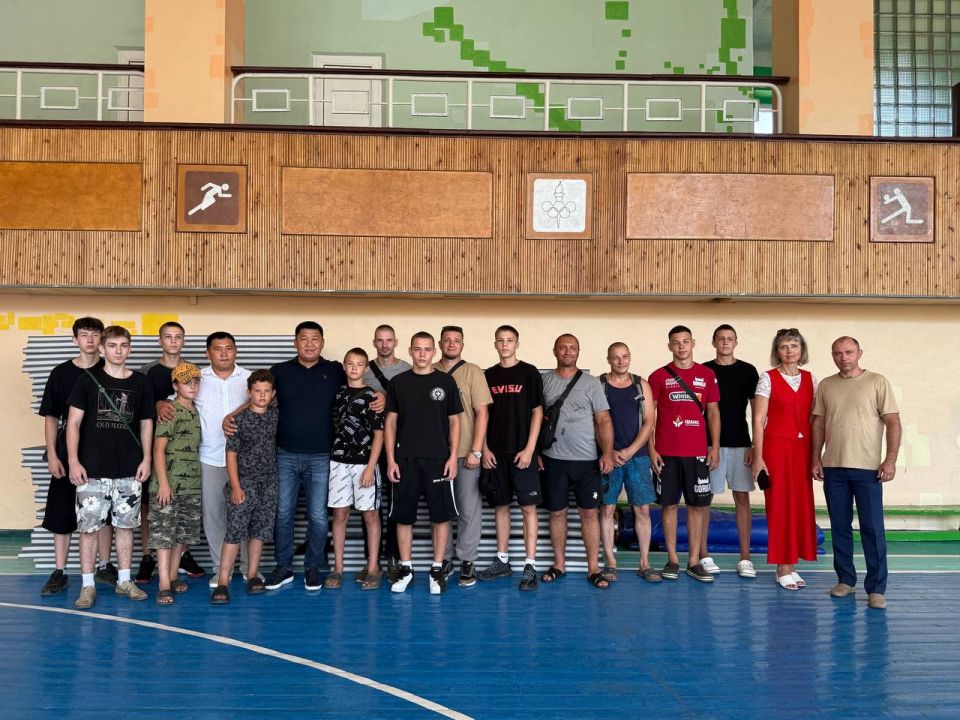В преддверии Дня физкультурника, МБУ "Спортивный комплекс - Антрацит" получил особый подарок от шеф-региона Республики Калмыкия В преддверии Дня физкультурника, МБУ "Спортивный комплекс - Антрацит" получил особый подарок от шеф-региона Республики Калмыкия