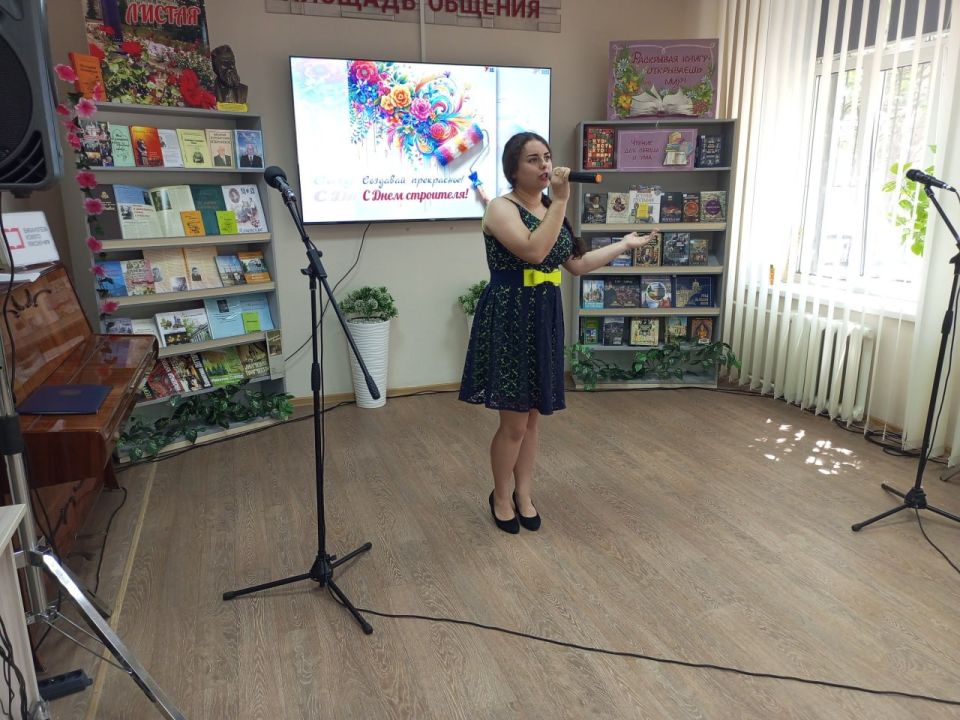 Светлана Гребенькова: В благодарность строителям Алчевска Светлана Гребенькова: В благодарность строителям Алчевска