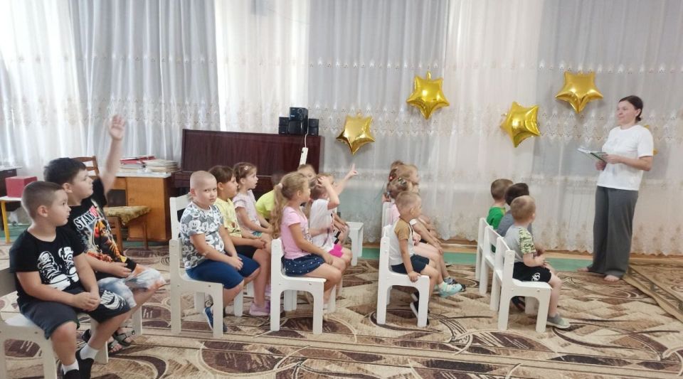 7 августа сотрудники Молодогвардейской городской библиотеке провели увлекательное мероприятие под названием «Добрые книги», организованное для воспитанников детского сада № 12 «Светлячок» 7 августа сотрудники Молодогвардейской городской библиотеке провели увлекательное мероприятие под названием «Добрые книги», организованное для воспитанников детского сада № 12 «Светлячок»